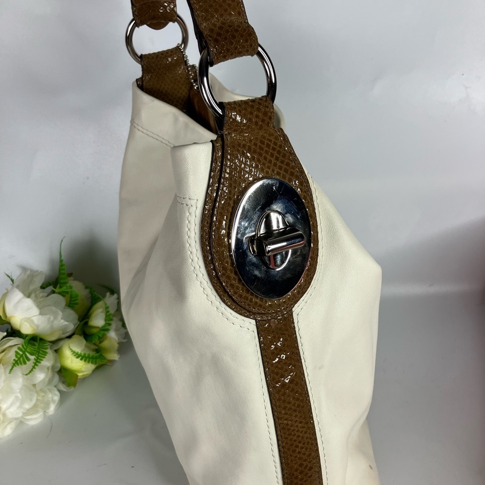 Elegant Cream and Brown Coach leather Women's Bag